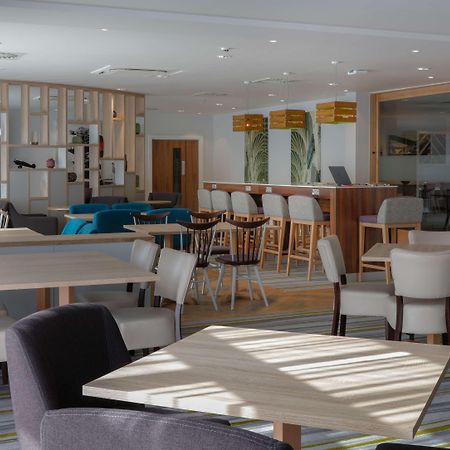Hampton By Hilton Exeter Airport Hotel Woodbury Exterior foto