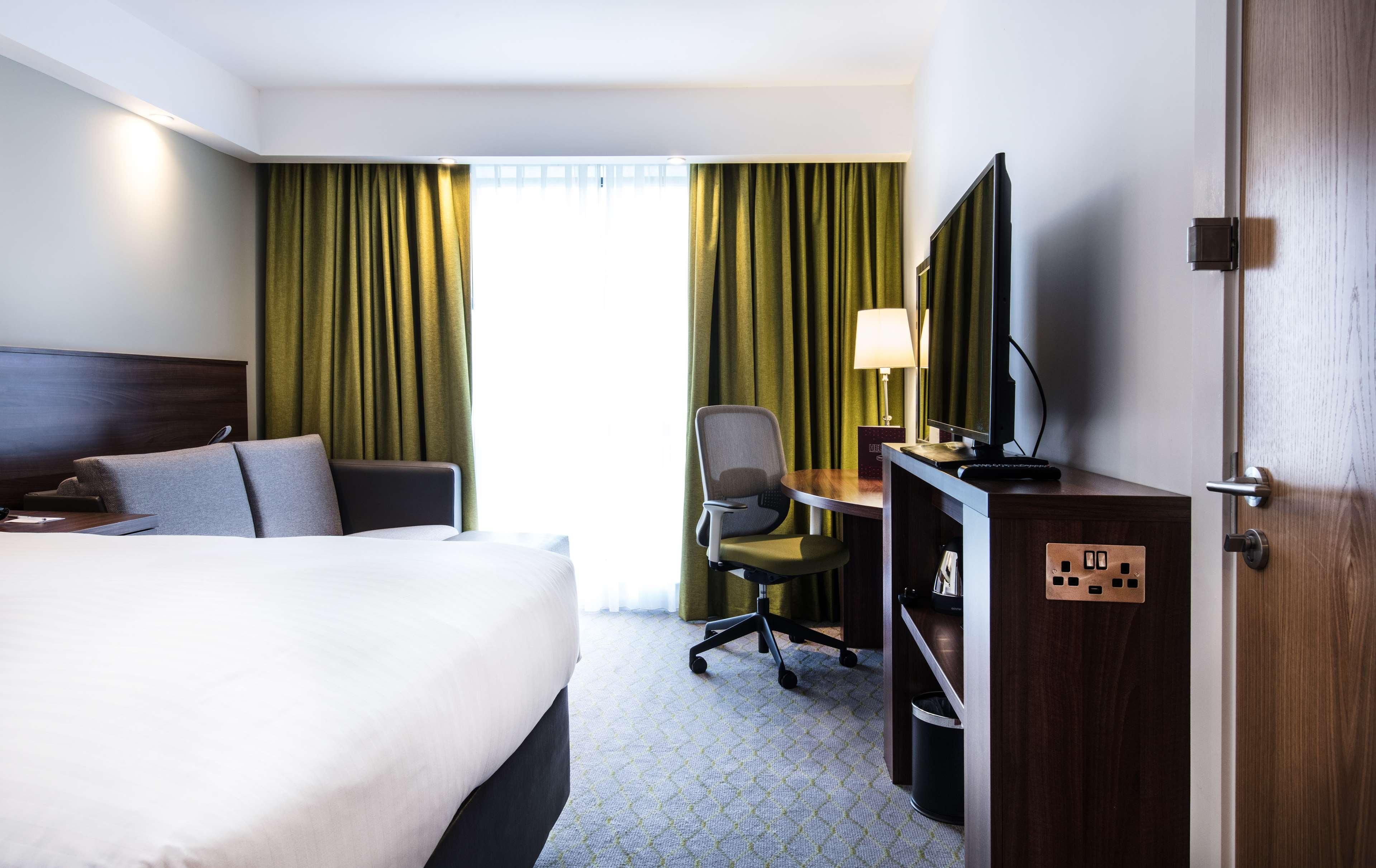 Hampton By Hilton Exeter Airport Hotel Woodbury Exterior foto