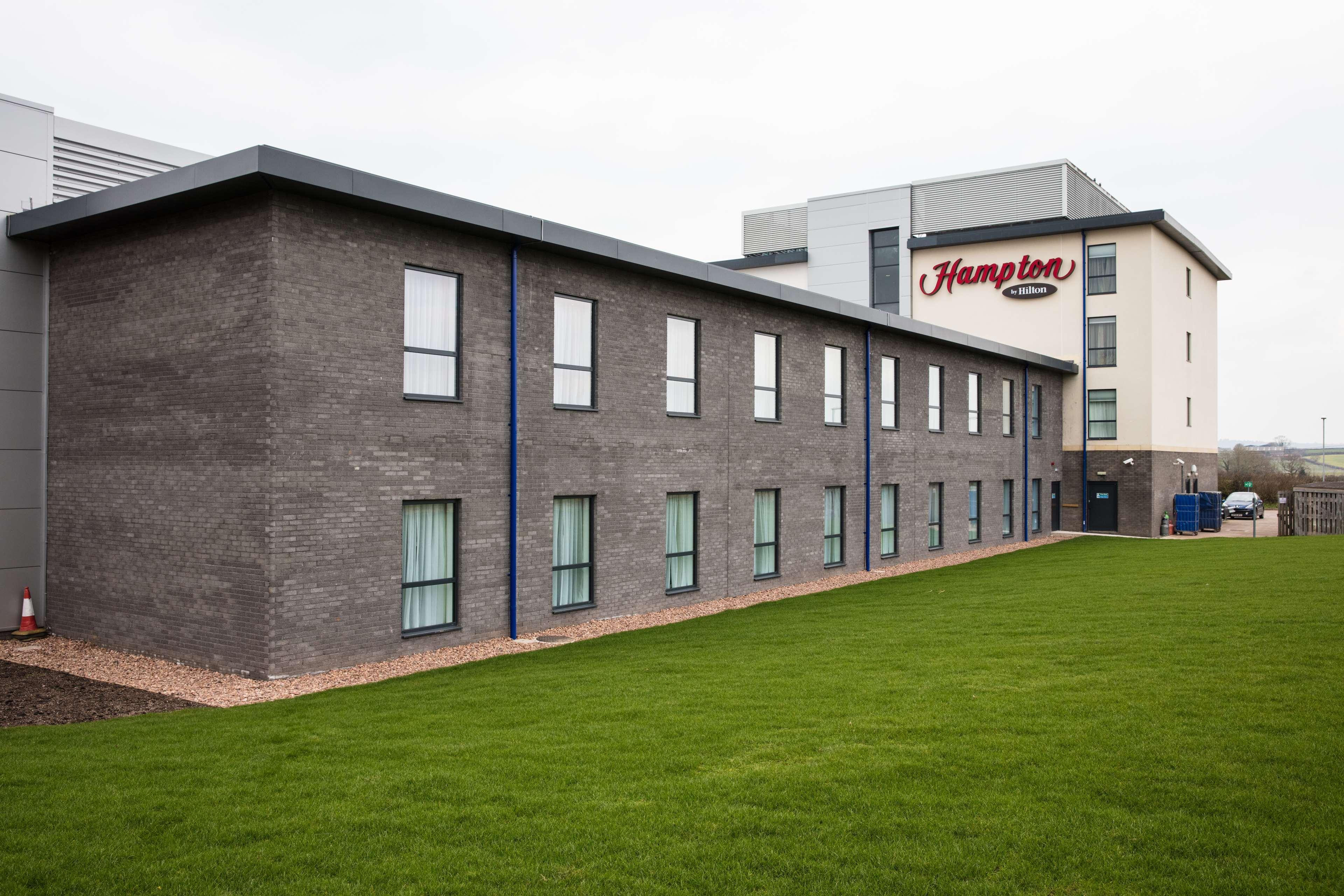 Hampton By Hilton Exeter Airport Hotel Woodbury Exterior foto