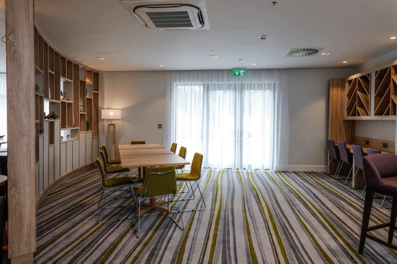 Hampton By Hilton Exeter Airport Hotel Woodbury Exterior foto