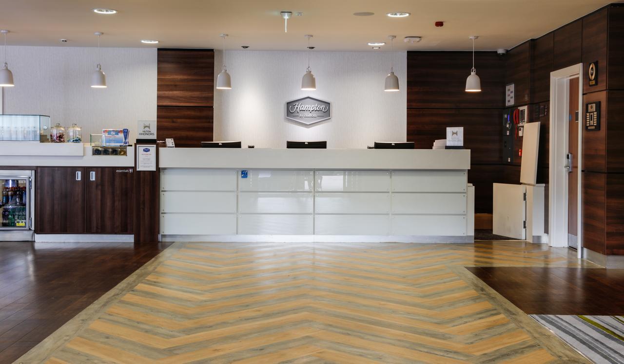 Hampton By Hilton Exeter Airport Hotel Woodbury Exterior foto