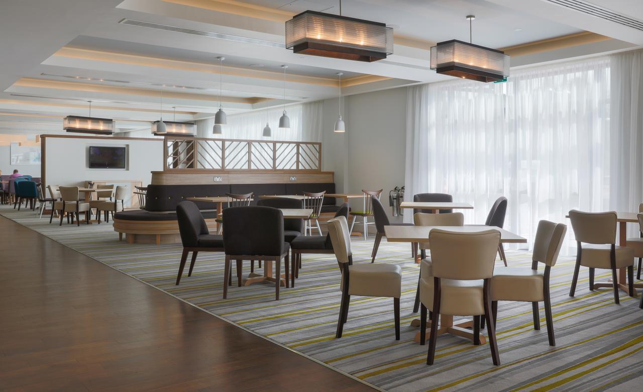 Hampton By Hilton Exeter Airport Hotel Woodbury Exterior foto