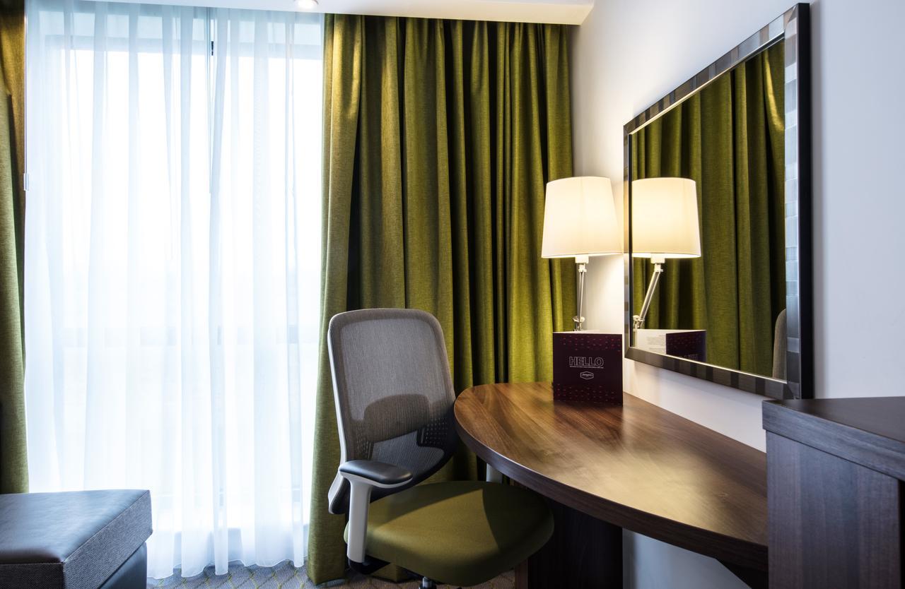 Hampton By Hilton Exeter Airport Hotel Woodbury Exterior foto